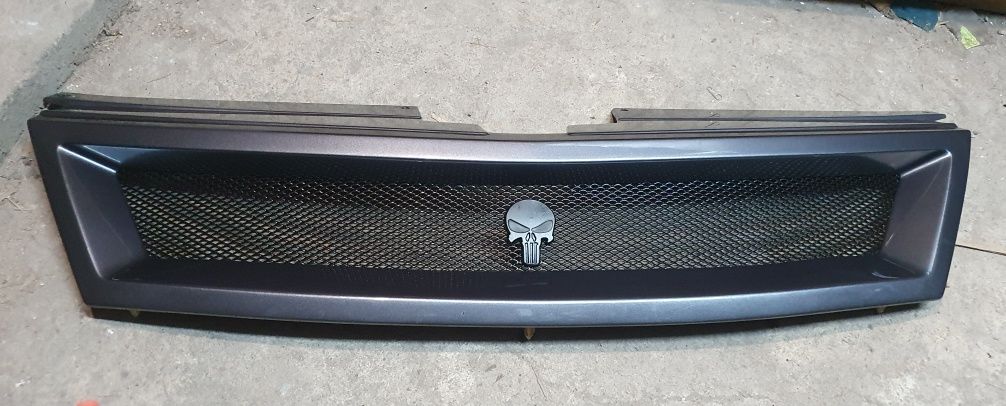 Тунинг предна радиаторна решетка Mitsubishi Outlander II