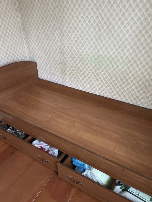 Продам односпальнюю кровать