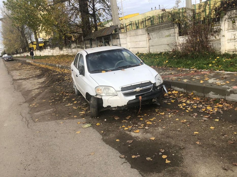 Este in Vaslui masina,motor,cutie ok ambreaj schimbat AC