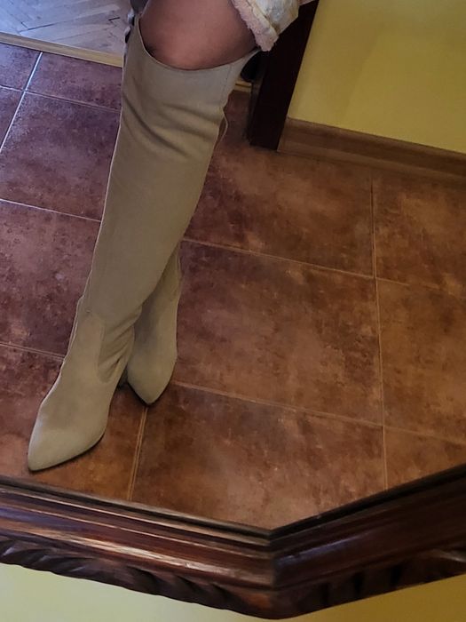 Чизми от естествен велур в светлосив цвят