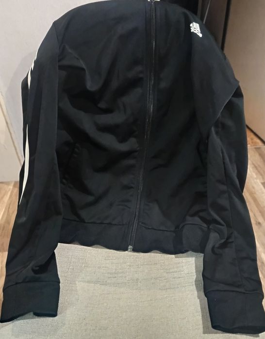 Адидас комплект използван но в добро състояние