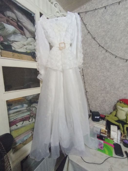 Продам вечнее платье