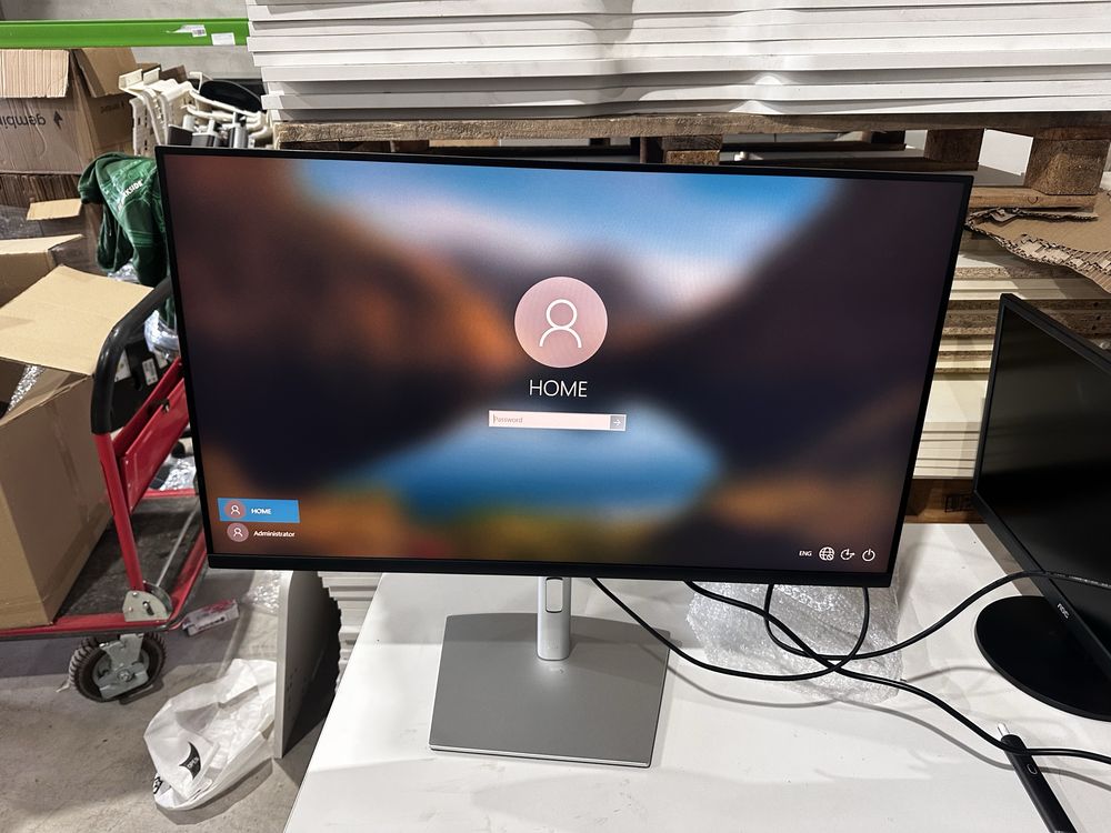 Монитор Dell P3223DE – 32” QHD USB-C, като нов