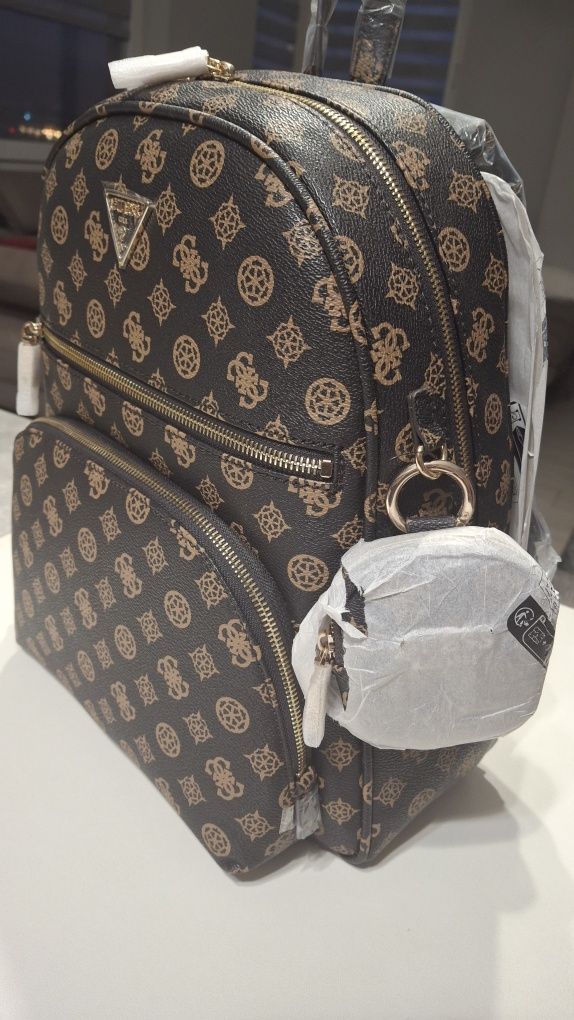 Раница Guess нова