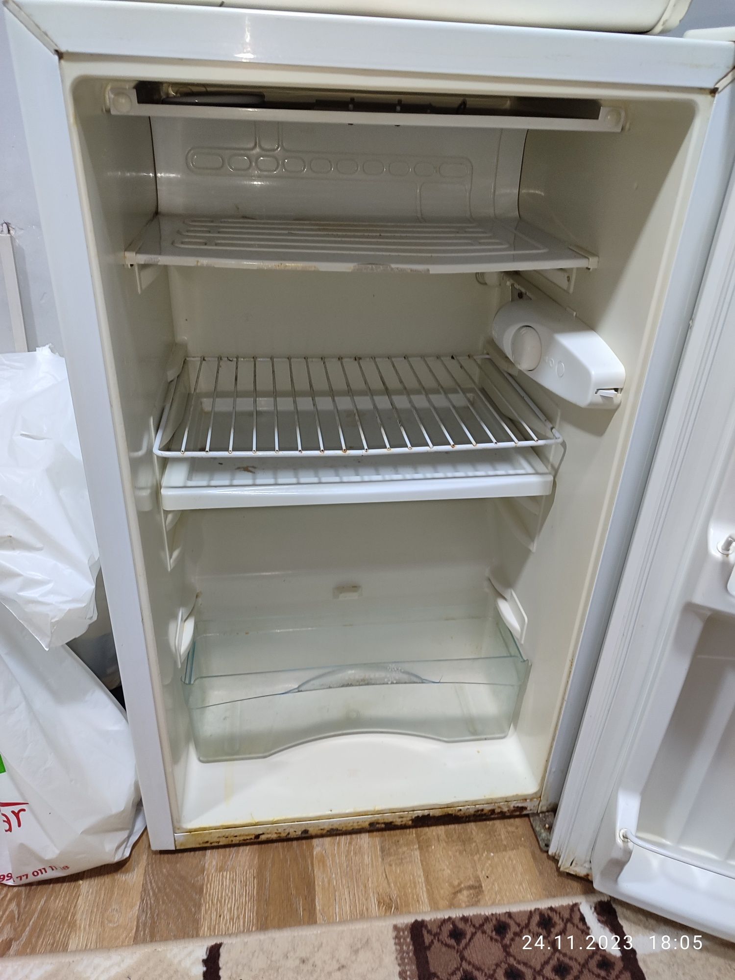 Холодильник сотилади Норд кичкина 1 метрли ишлаши Зур