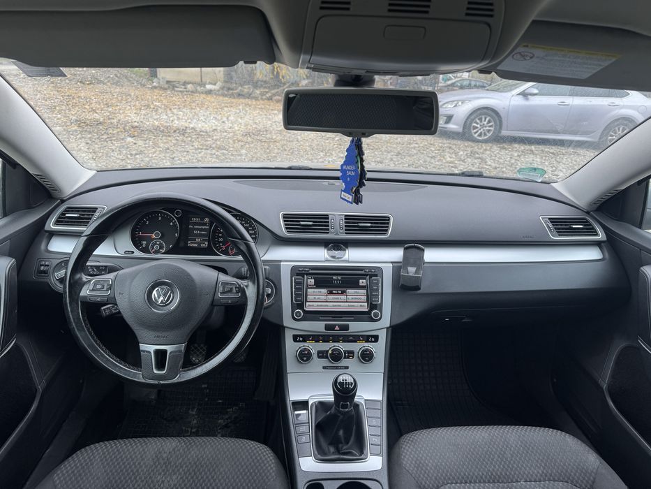 Vw Passat B7 model 2013, 2.0 TDi 140 cai, navi, clima