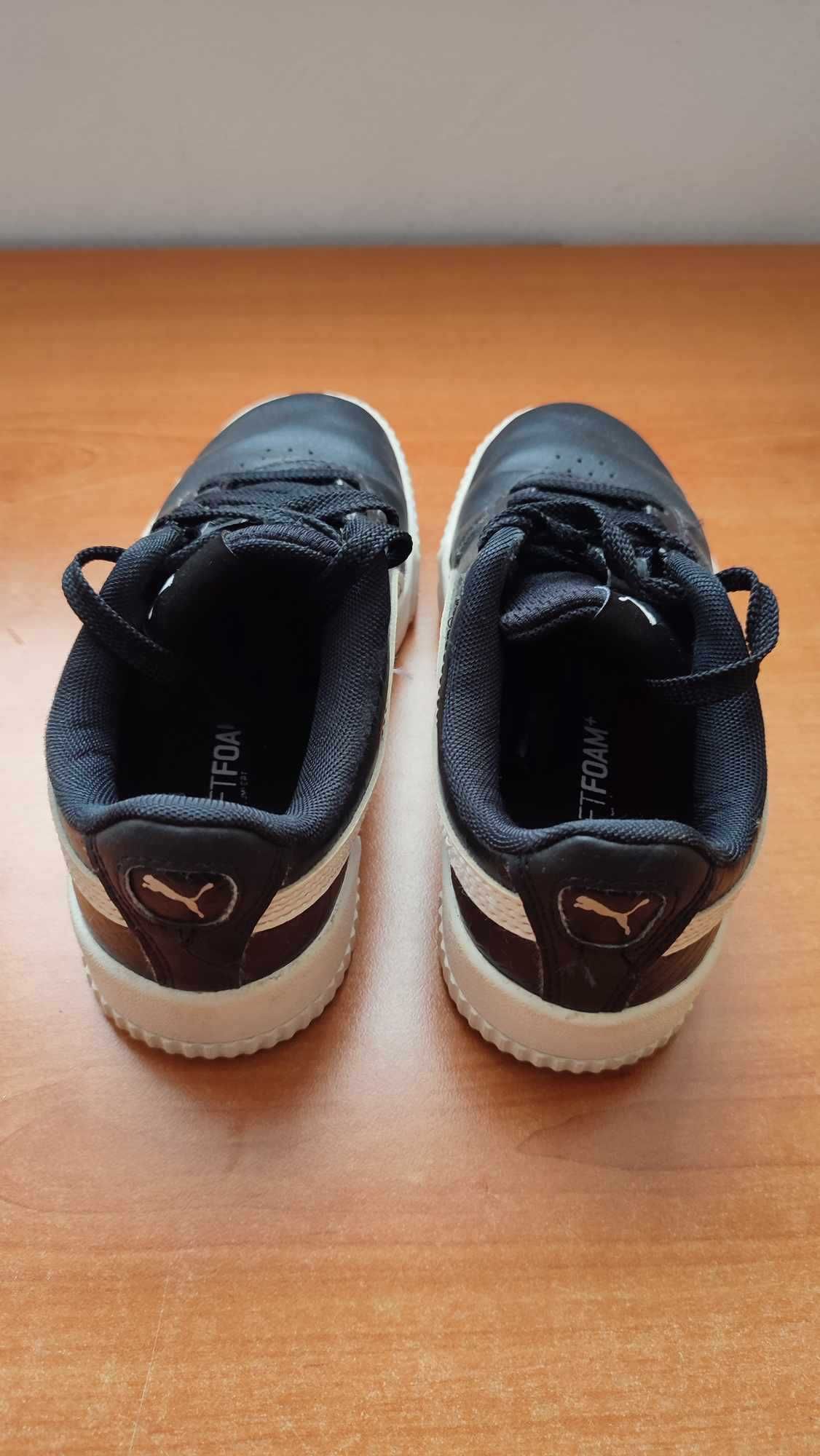 Продавам детски затворени обувки Puma