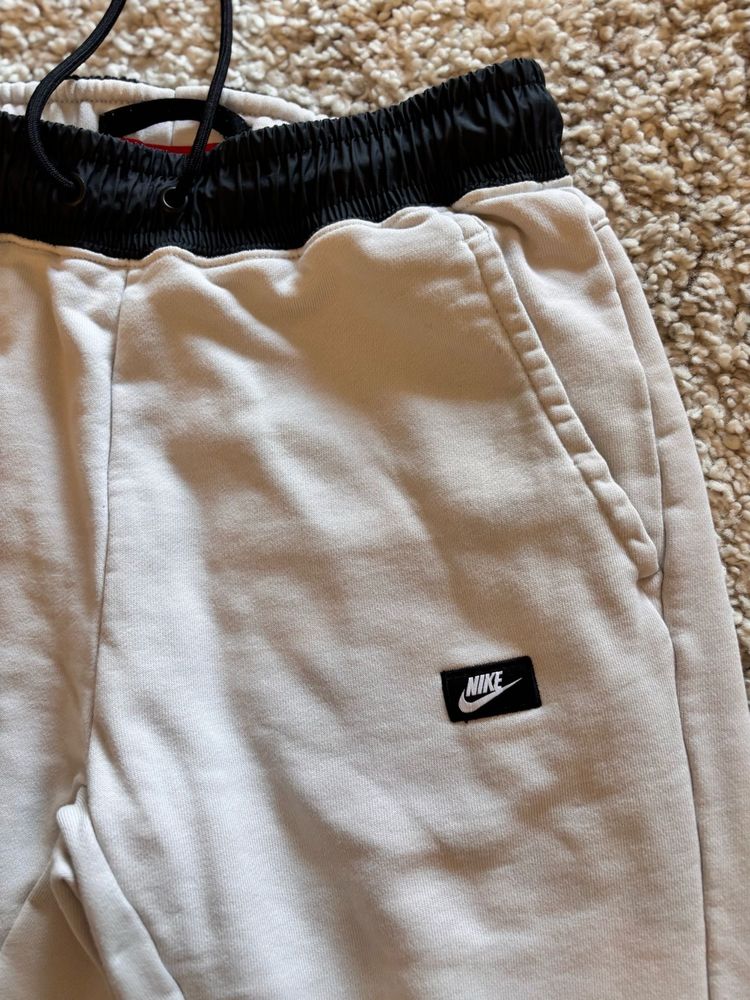 Спортен анцуг Nike