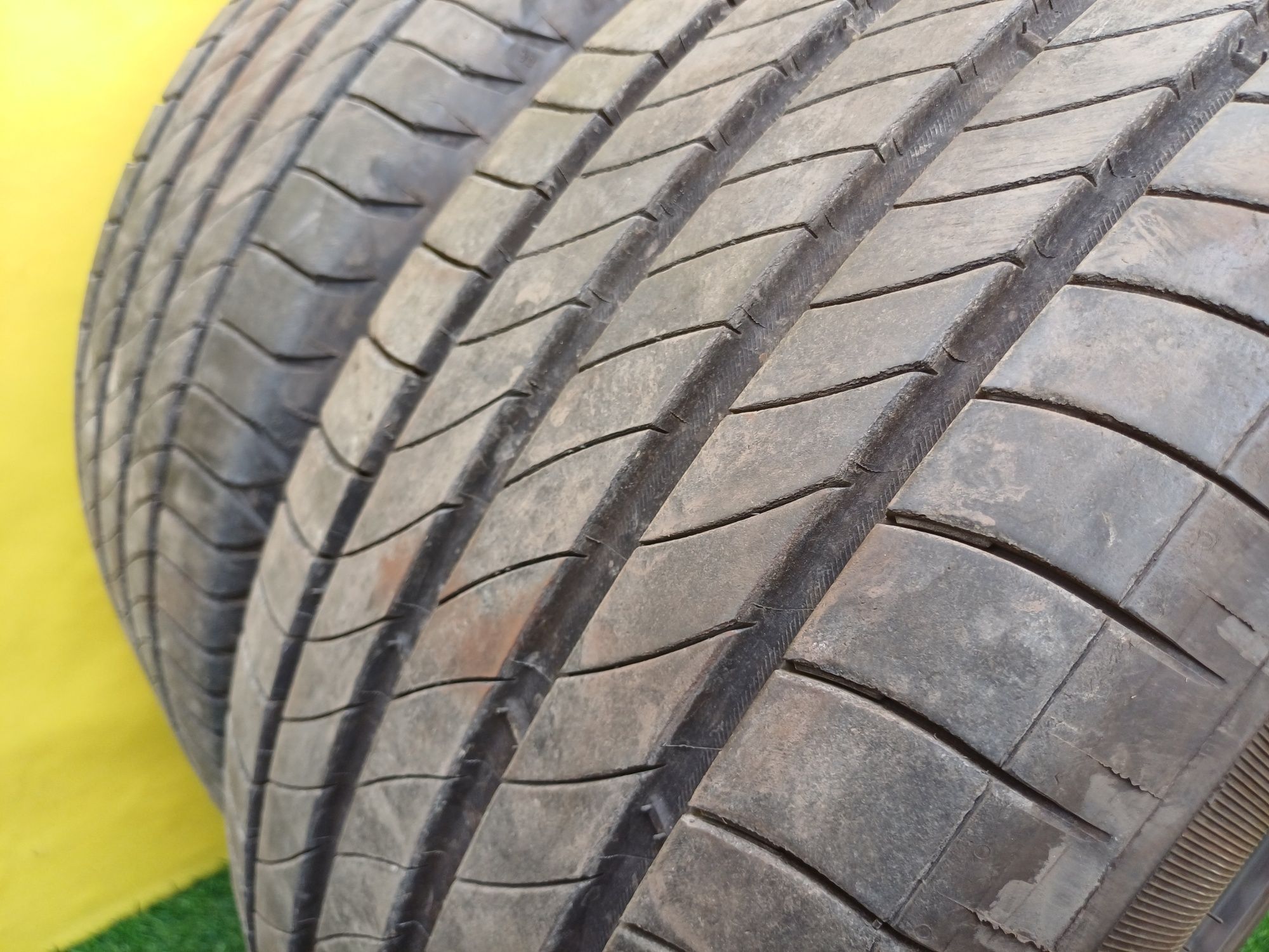 Шины 225/55 R16 Michelin пара.