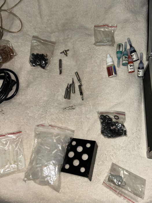 Kit complet de tatuat