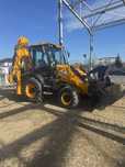 buldoexcavator de inchiriat