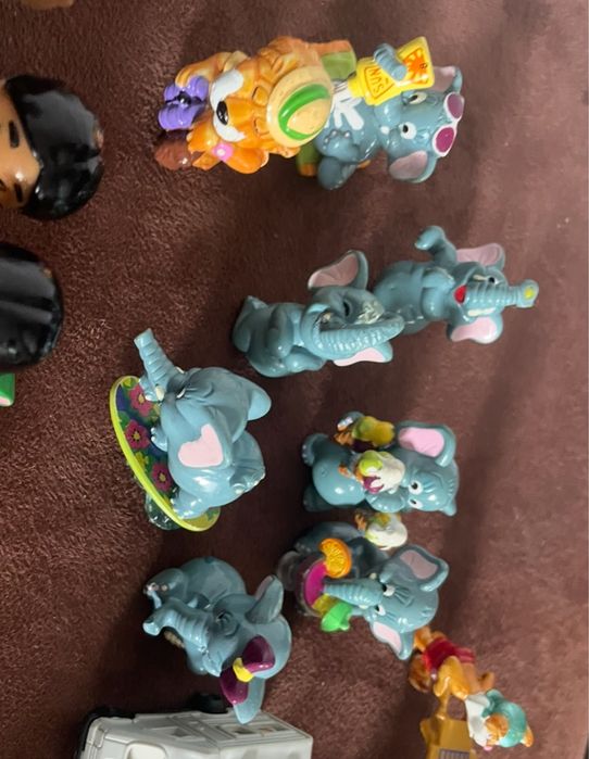 Кутия с шоколадови играчки