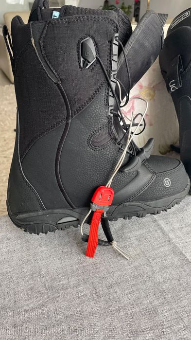 Boots snowboard fete Burton Emerald marime 36.5