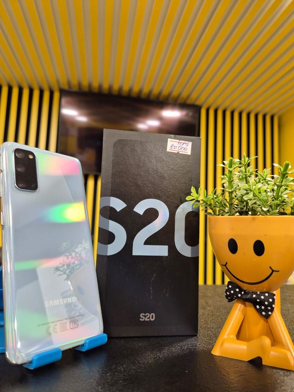 Samsung  S20, 8/128гб, Kaspi 0-0-12