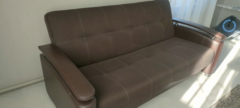 Продается Диван в хорошем состоянии