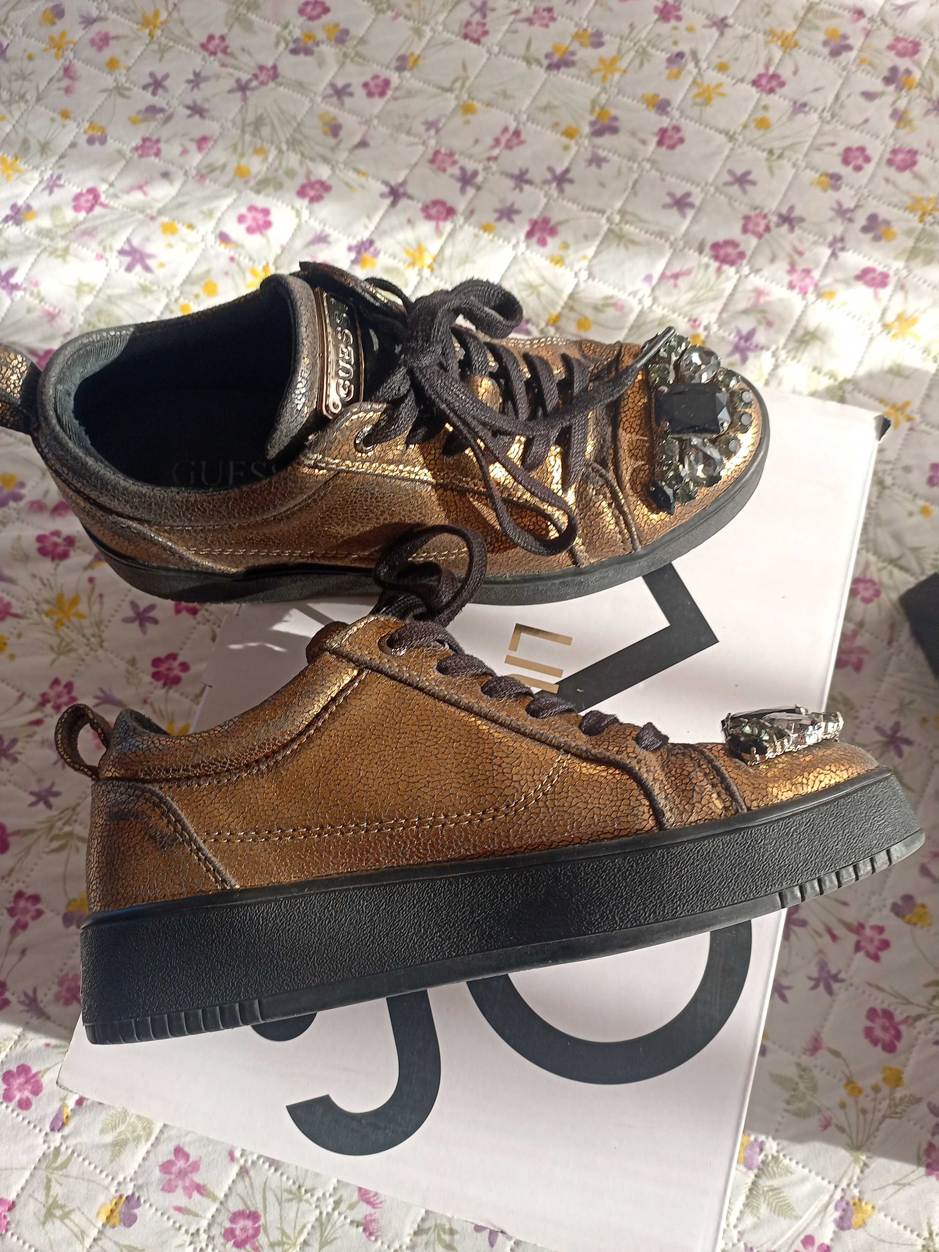 Дамски обувки GUESS