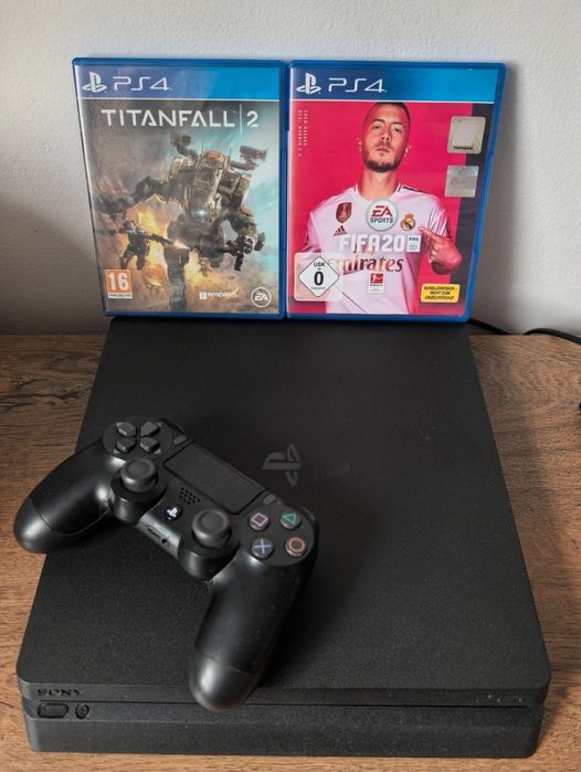 Play Station 4 Slim, 1TB, cu jocuri , 2 controlere originale