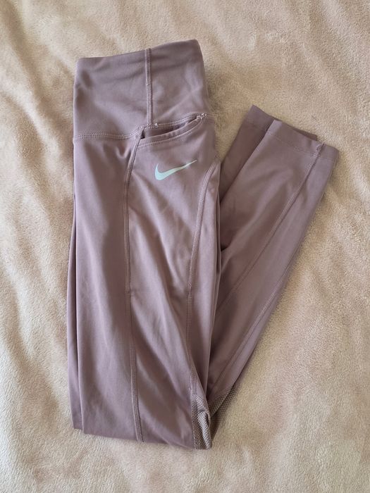 Спортни дрехи Nike