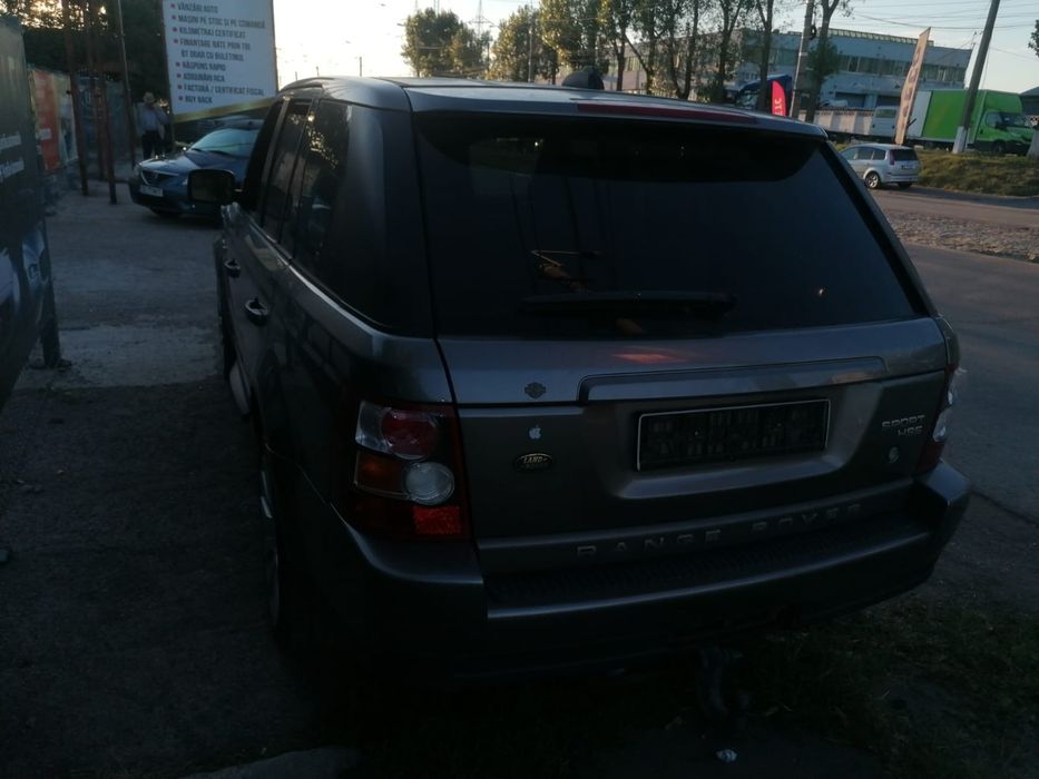 Dezmembrez range rover  2.7 tdi