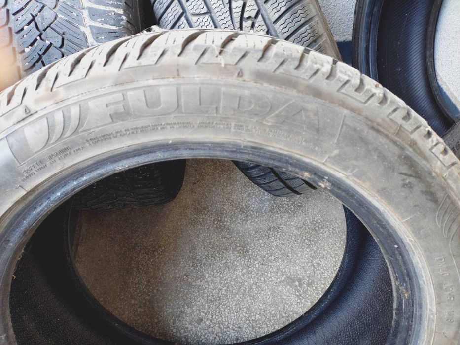 Продавам зимни гуми 225 50 17 , две Петлас и две Фулда