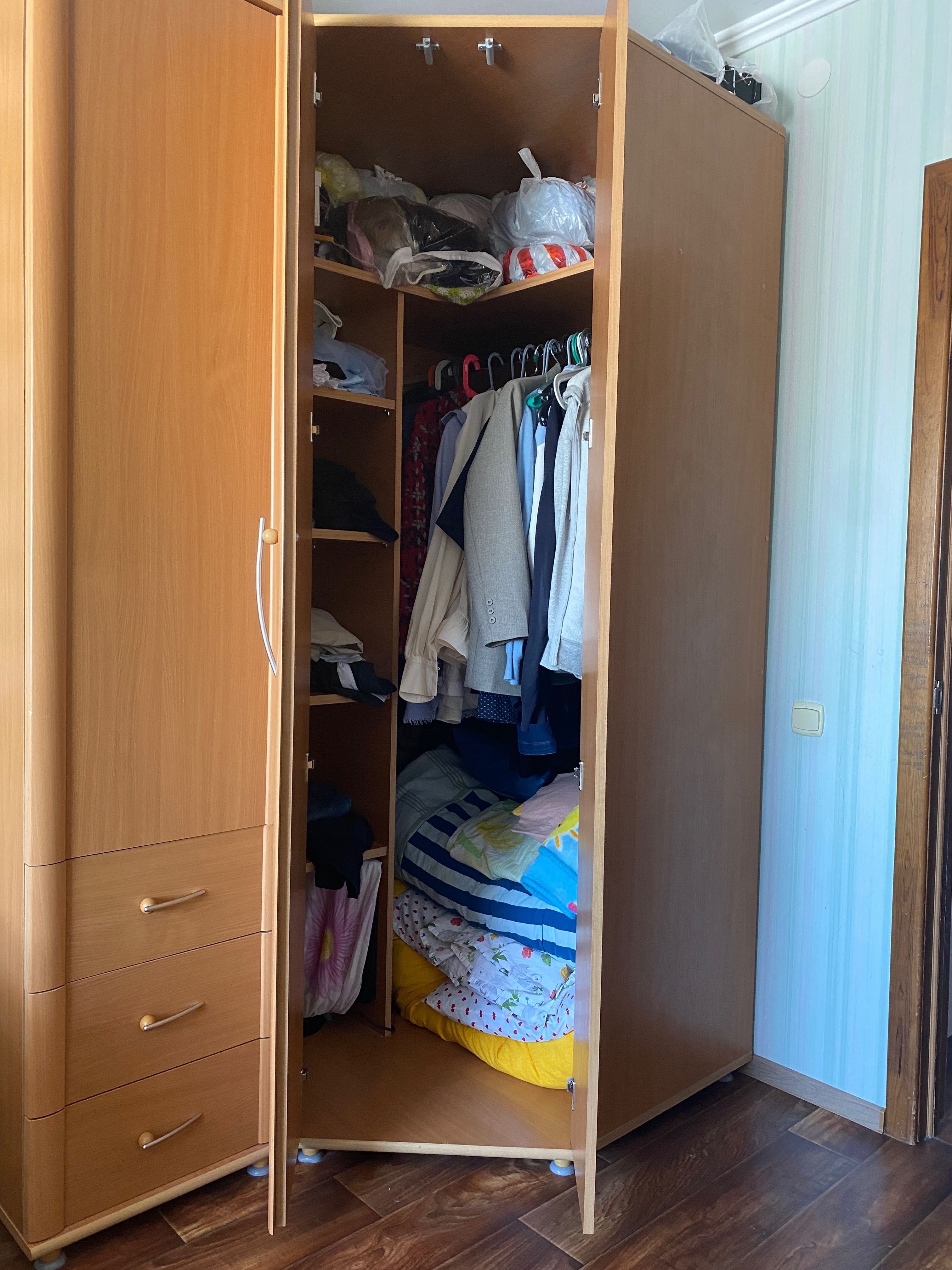 Продам шкаф для одежды