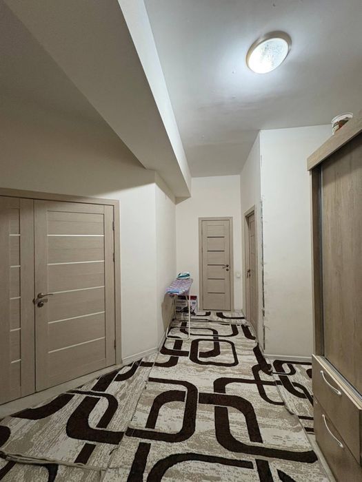 Продается 3-комнатная квартира в новостройке в Яшнабадском районе.