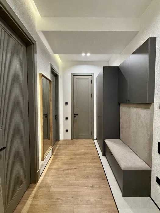 Сдается квартира в с Шикарным  видом на парк Ул,Бабра Братские - М