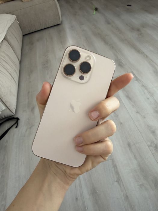 Iphone 16 pro desert titanium