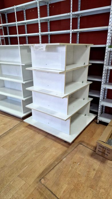 Островен стилаж от пдч