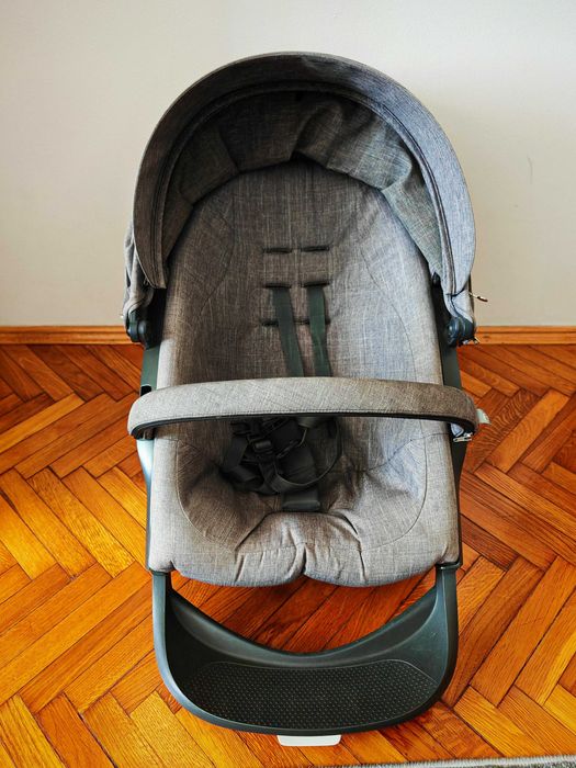 Carucior Stokke Xplory V4 + Sac de iarna inclus!