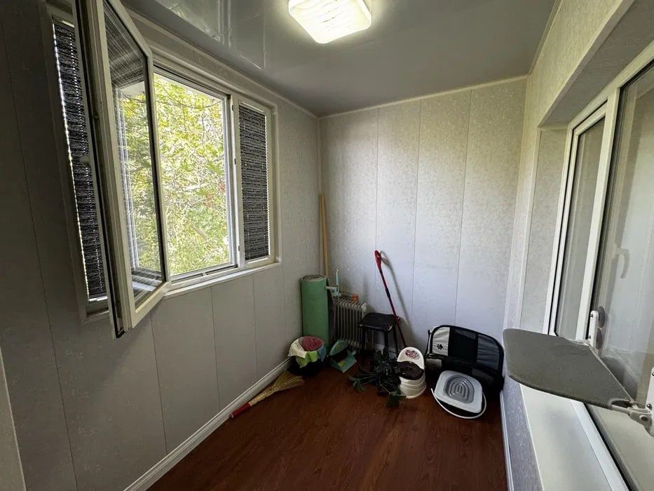 Хонадон сотилади! Сергели 1, 2 хонали, 5-кават. Евроремонт