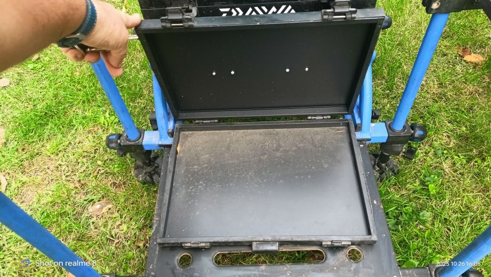 Платформа за риболов с маса