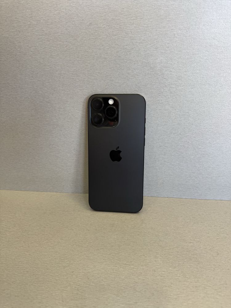 Продавам отличен iPhone 16 PRO MAX