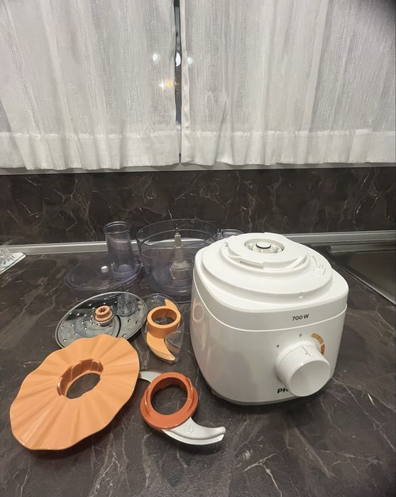 Кухненски робот philips HR7320/00