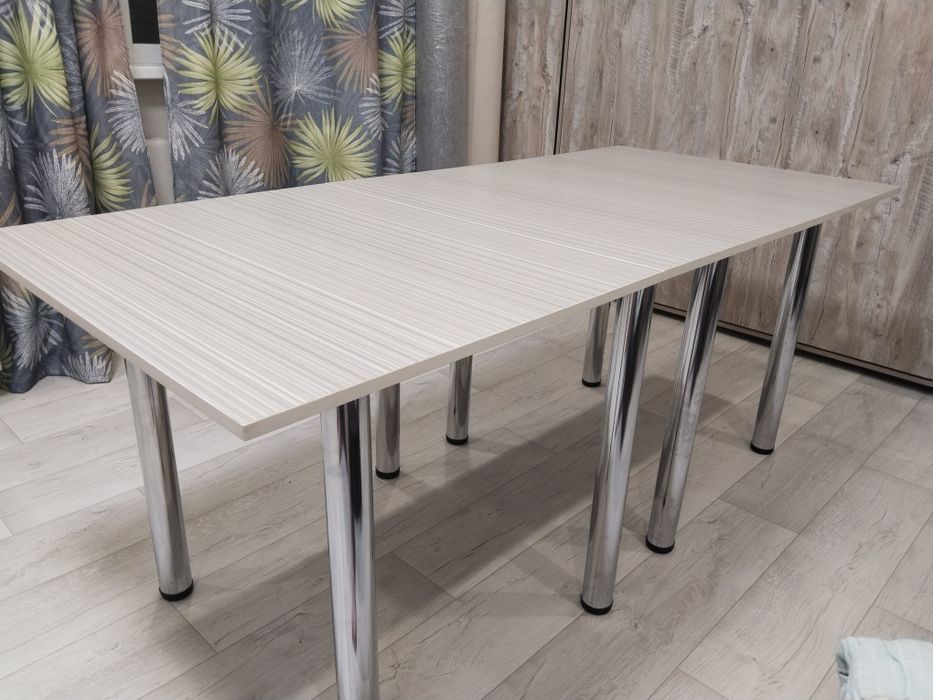 Продам стол книжка.