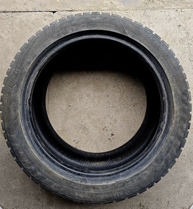 Шины зимние (б/у) 225/45/17