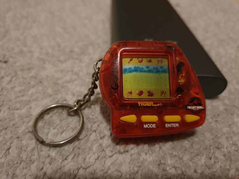 Tamagotchi tamaguchi tamaguci Giga Pet baby T-Rex