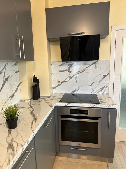 Дава се под наем Тристаен апартамент в София, Витоша - 75 кв.м за 650 € - Снимка #2