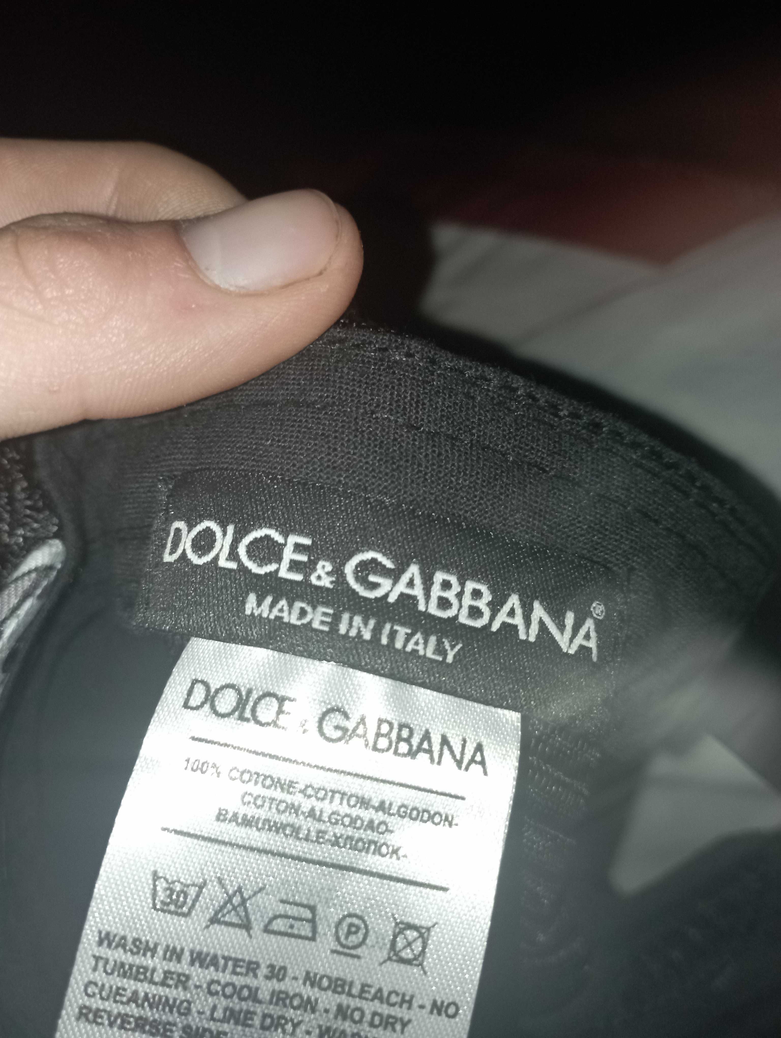 Vând 2 sapci DOLCE & GABBANA