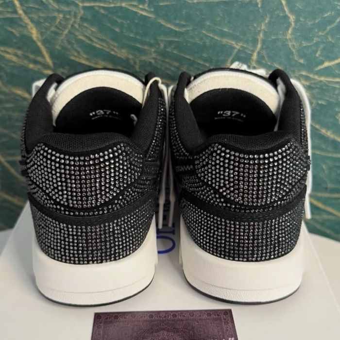 Adidasi off white out off office