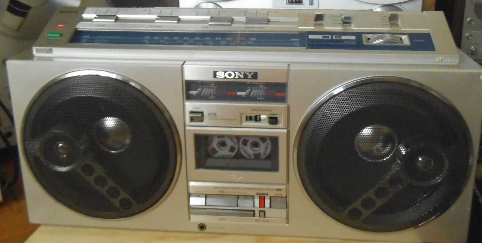 RADIO CASETOFON SONY CFS-77L Stereo Cassette Corder 20cm Woofers