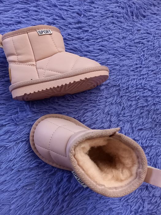 Угги  детские в отличном состоянии