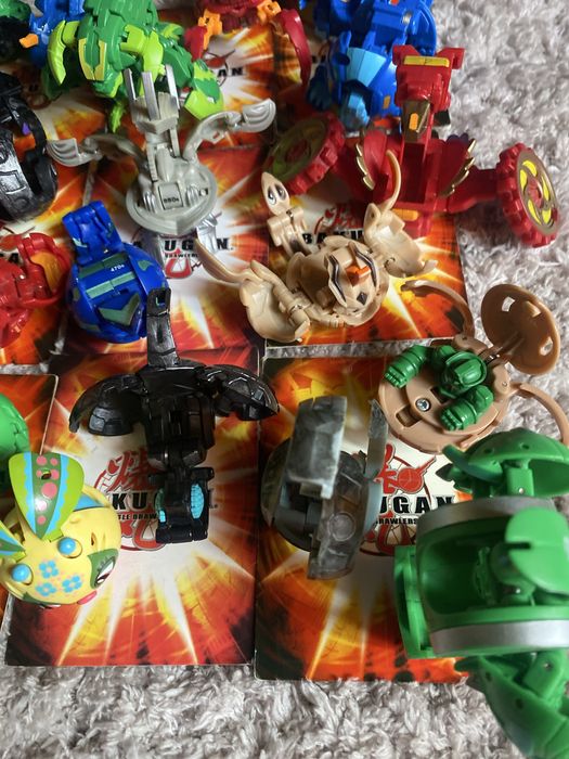 Colecție Bakugan Noi si vechi