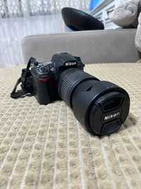Nikon D7000 + obiectiv Nikon 18-140mm