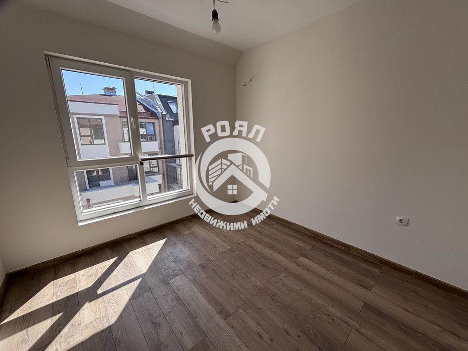 Продава се Четиристаен апартамент в Пловдив, Христо Смирненски - 109 кв.м за 1424 €/кв.м - Снимка #11