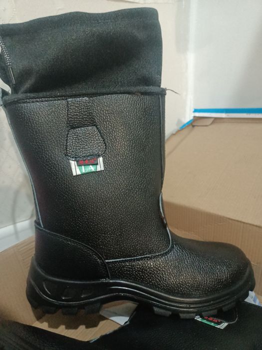 Спецобувь продам