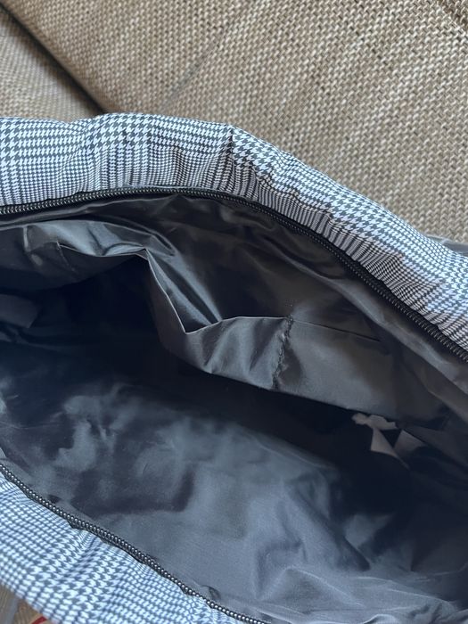 Чанта чисто нова+ шал