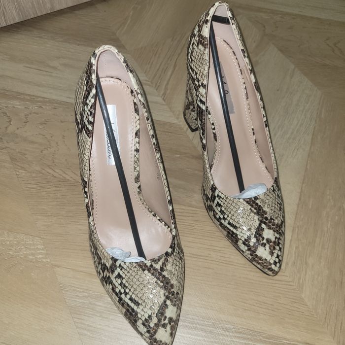 Pantofi print sarpe