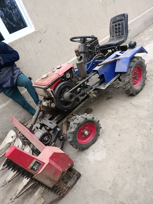 Mini traktr jatka pluk kultavtr