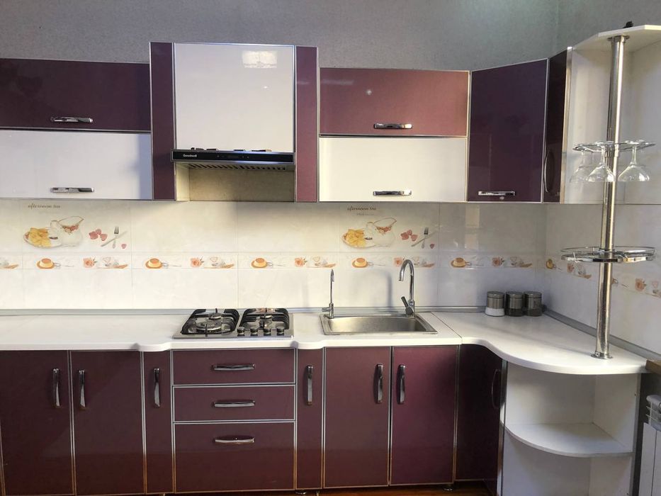 Oshxona ideal holatda original granitdan qilingan texnikalari bilan